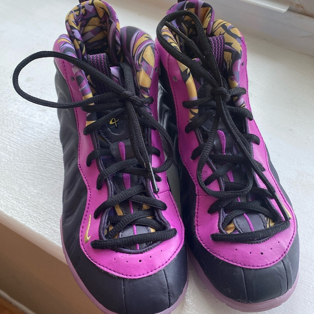 Nike- Kids- Shoes- Nike Foamposites/ Size 2.5 Kids- Gently Used/ Purple